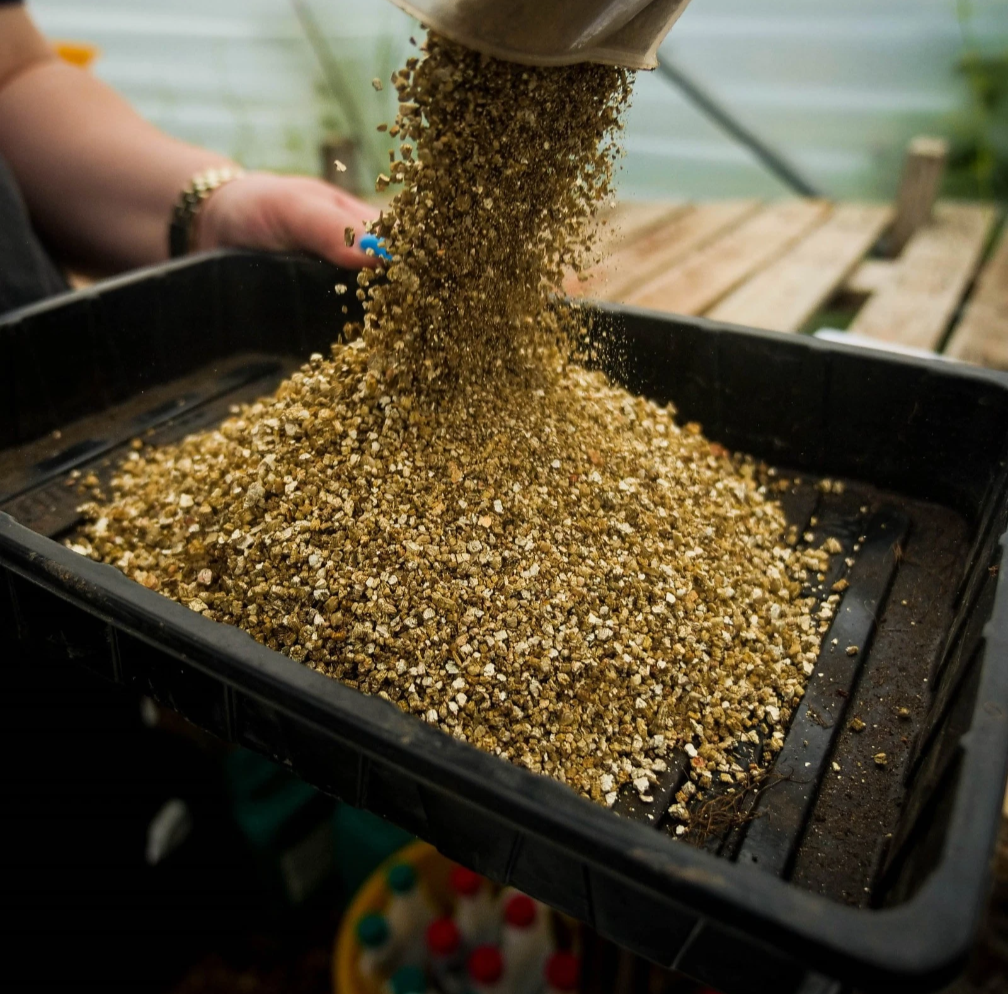 PLANT!T Vermiculite V3 (2-5mm) – Soil Conditioner