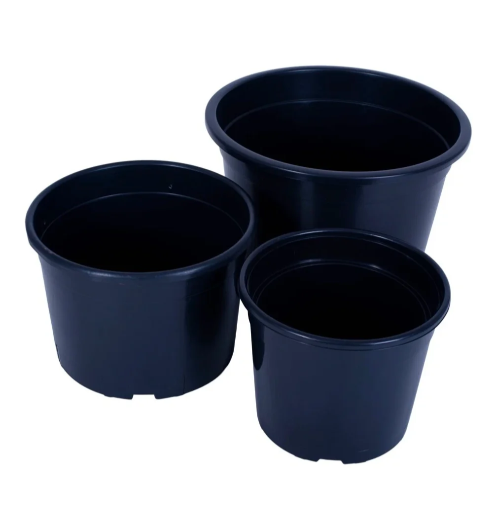 Plastikowe doniczki